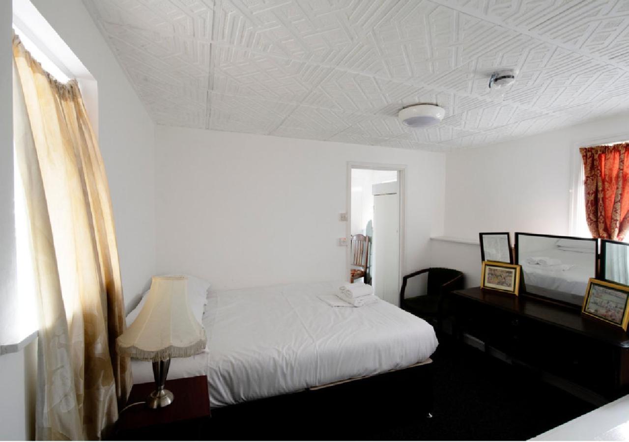 Hotels 24-7 - The Old Victoria Hotel Newport  Bagian luar foto