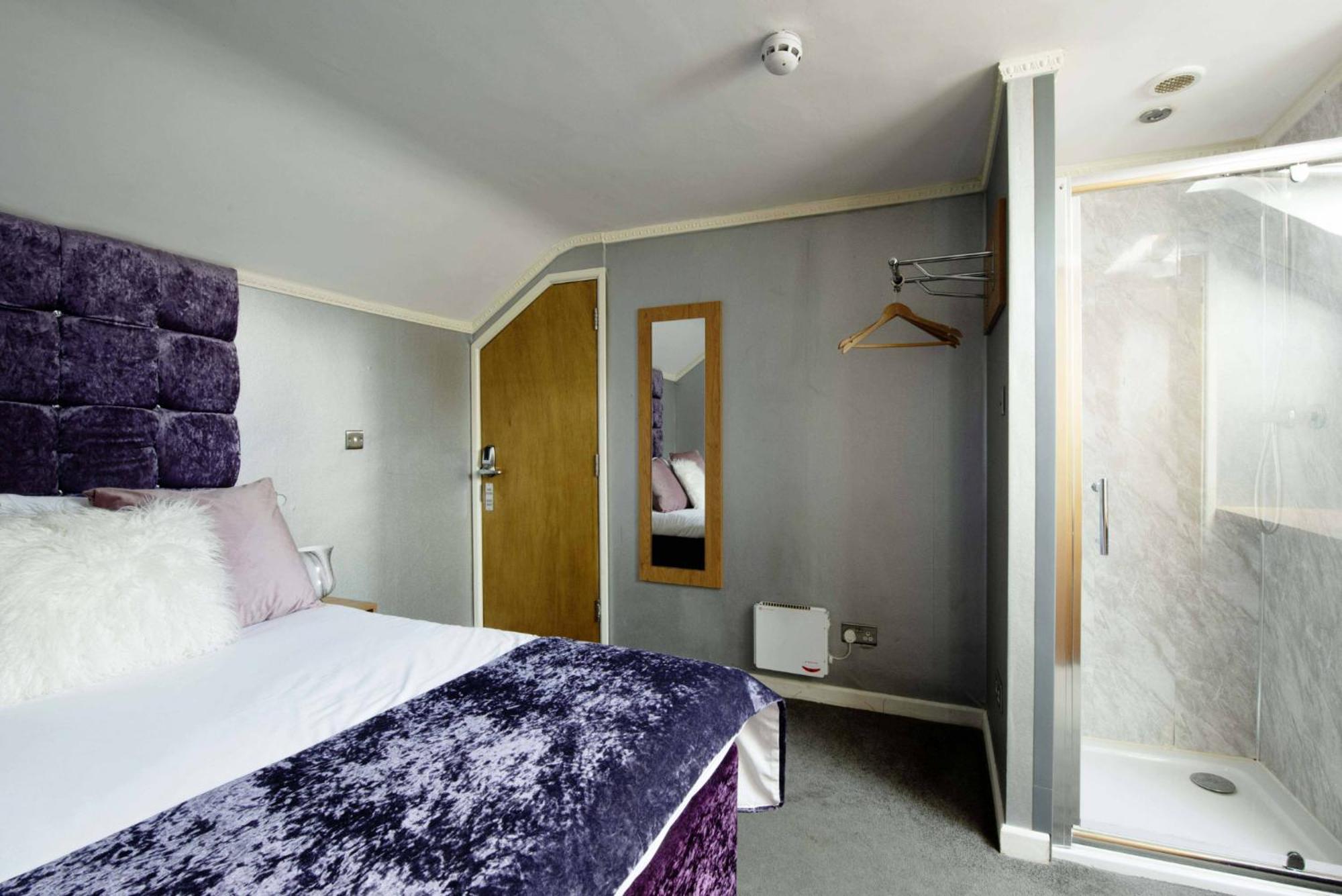 Hotels 24-7 - The Old Victoria Hotel Newport  Bagian luar foto